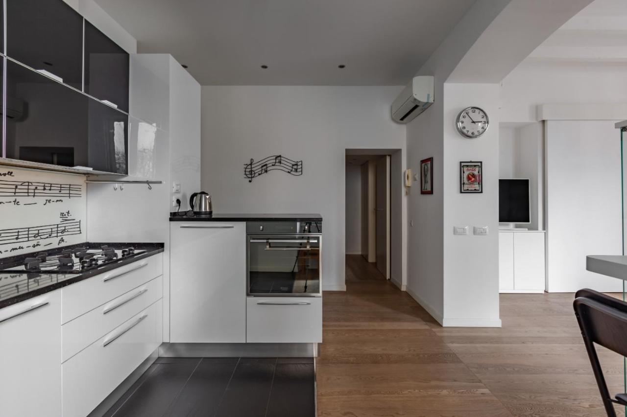 Turro Cozy Apartment Milan Bagian luar foto